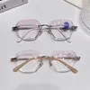 Solglasögon Rimless Women's HD Lens Läs Glasse Trendiga diamantklippta glasögon för damer unisex lyx långt syn Presbyopia 1.0 4.0