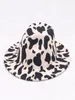 2021 Nouveau Noir Blanc Vache Imprimer Large Bord Fedora Chapeaux pour Femmes Fête Festival Robe Hommes Jazz Cap Goth Top Vintage Mariage Hat9485287