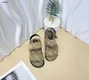 Sandalias populares para niños Diseñador de verano Zapatillas para bebés Precio de costo Tamaño 26-35 Incluye caja de zapatos Impresión de letras color caqui Zapatos para niños Jan10