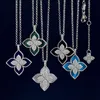 Nytt varumärke Luxury Leaf Clover Designer Brand Neckor For Women Girls Sweet Flower Shining Crystal Diamond Love Necklace Party Wedding Jewelry