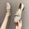 Skor Kvinnor Flats Loafers With Fur Pearl Decateion Oxfords pekade Toe Low Heels Autumn Shallow Mouth Casual Female Sneakers S 240104