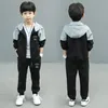 Boy's Tracksuit 2 sztuki sportowe bluza z kapturem i spodnie dresowe do joggingu Ustaw dzieci jesienne zimowe ubrania 3-12 lata 240104