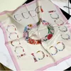 Schals Schal Weiche Seide Designer Frau Mode Brief Stirnband Kopftuch Marke Kleine Variable Kopftuch Zubehör Aktivität