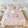 Set di biancheria da letto Stile principessa Cartone animato in puro cotone Cuscino gratuito Set da 4 pezzi Ragazza per bambini in stoffa ricamata