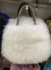 本物の子羊の毛皮バッグ女性本物のモンゴル毛皮のハンドバッグウィンターレディバッグ長い髪240104