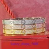 Neumáticos de coche de alta calidad Oro de 18 quilates Pulsera de regalo de vacaciones Joyería Versión amplia Tarjeta de estrella de cielo completo estrecha Familia Pulsera de acero de titanio para mujer Tiene caja original