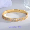 Pulsera para neumáticos de automóvil Moda para mujer Pulsera completa de diamantes de doble hilera simple chapada con anillo rosa de oro de 18 quilates Accesorios para novias Tiene caja original