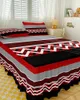 Yatak etek kırmızı siyah gri çizgiler geometrik elastik takılmış yatak örtüsü Yastık