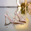 Sandaler skor stängda för kvinnor tunna klackar damskor stilett sommar 2024 diamant bow silver strass spetsade tå sandal