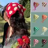 Lenços doce bonito oco crochê triângulo bandana mulheres headscarf chapéu toalha cinta saco de cabelo morango pequeno floral