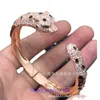 Tendance mode bijoux polyvalents bon joli pneu de voiture Golden Leopard Head Spot Full Sky Star Bracelet Nouveau produit Design haut de gamme Sense Light ont boîte d'origine