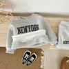 INS Winter Kids Set di abbigliamento Ragazzi Felpa con cappuccio Set Velvet Lettera Tuta sportiva Felpa e pantaloni 2 pezzi Tuta da allenamento Outfit 240104