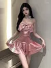 Vestidos casuais womengaga brilhante pu rosa mini vestido de couro 2024 sexy menina picante grande arco plissado apertado peito elegante a8kq