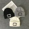 Childrens C letter gebreide muts herfst kinderen oorbeschermers pasgeboren baby meloen huid cap winter jongens meisjes wol warme hoes hoeden CSD2401049-6