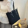 Evening Bags Women's Shoulder Strap Exquisite Workmanship Soft And Comfortable Zipper Open Close Shopping Commuter Bag