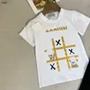 Marka Bebek Trailsuit Oyun Deseni Baskı Çocuk T-Shirt Set Boyut 100-150 Tasarımcı Erkekler Kısa Knapılı ve Elastik Bel Şortları Jan10