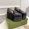 Ultra hoge hakken loafers Dames 10CM dikke zolen sleehak lederen steenpatroon luxe designer schoenen met metalen gesp casual platformschoenen