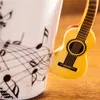 머그잔 2X 크리에이티브 참신 기타 핸들 세라믹 컵 무료 스펙트럼 커피 밀크 차 머그잔 독특한 악기 선물