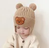 Chapeau d'hiver chaud pour bébés filles et garçons, joli chapeau à pompon, Protection des oreilles en plein air, tricoté pour enfants, chapeau d'hiver brodé pour tout-petits, chapeau d'hiver DF341