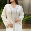 Ropa étnica Medio Oriente Mujer con cuello en V Abaya Robe Muslim Vestido de swing grande con chaleco Conjunto de dos piezas