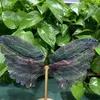 装飾的な置物天然虹の蛍石手の彫刻された蝶の翼置物のクリスタル彫刻とクラフト装飾のスタンド
