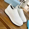 Famoso designer 2024 nuove scarpe da uomo e da donna primaverili e autunnali moda casual casual un pedale non si allaccia comodo e traspirante