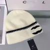 Emmer Winter Beanie Hoed Designer Hoeden Merk CH Warm Curlywigs Cap Motorkap Heren Caps Mannen Vrouwen CC Letter Vrouw Dames Zonnescherm Jongen Meisje Wollen Hoofddeksels 7EY5