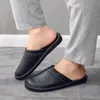 Mode solide noir PU cuir pantoufles mâle femelle diapositives unisexe intérieur chaussures décontractées hommes pantoufle grande taille 47 48 240103