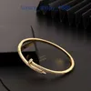 Pneus de voiture Nouvelle marque Bracelet de créateur classique personnalisé micro incrusté de zircon ongles pour femmes luxe léger style ins conception avancée ont une boîte d'origine