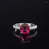 حلقات الكتلة الربيع Qiaoer الكلاسيكية أربعة Claw Crown 8mm Emerald Ruby Sapphire 925 Sterling Silver for Women Lab Minthetic Gemstone Gift