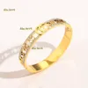 Bangle Bangle Gros Bracelets Classiques Femmes Bracelet De Luxe Designer Bracelet Cristal Plaqué Or 18 Carats En Acier Inoxydable Amoureux De Mariage Cadeau Bijoux Cadeau 2024