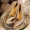 Sapatos de vestido primavera e verão apontou boca rasa água diamante lantejoulas casamento fino salto alto banquete pelúcia mulheres