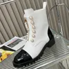 Botas de tornozelo de designer de luxo outono salto grosso mulheres cor clássica combinando fivela de metal água diamante pérola martin boot zíper abertura senhoras botas