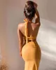 Robes de travail Xikom 2024 Femmes Été Deux Pièces Ensemble Vintage Élasticité Jaune Slim Halter Top Femme Streetwear Taille Haute Jupe Fendue