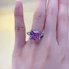 Pierścienie klastra 2024 S925 Silver High Carbon Diamond Pierścień z kwiatem wiśniowym różowym luksusem w stylu europejskim i amerykańskim