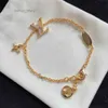 Gioielli di design Collana di perle di moda Diamanti placcati in oro Platino Lettere Pendenti Collane per donne Matrimonio