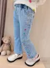 Mädchen bunte Liebe Herz Stickerei Jeans Kinder elastische Taille Denim Schlaghose Valentinstag Kinder gerade Cowboy-Hose Z6499