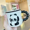 Muggar cupsceramic 3d panda kaffe med lock spoons tecknad retro mjölk par koppar drinkwarebusiness gåvor kök bar leveranser