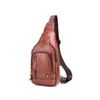 2023 100 Cowhide Leather Casual Fashion Crossbody Chest Bag Herrläderväska USB Laddning Travel Axelväska Dagspack Male 240125