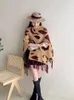 Foulards Style coréen Capes Femmes Automne Hiver Léopard-Imprimé Indie Imprimé Écharpe Capes Épais Chaud Long Gland Ponchos Chic Châle