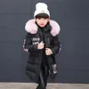Inverno quente jaquetas para meninas moda pele com capuz crianças meninas outwear à prova dwaterproof água crianças algodão forrado parkas 240103