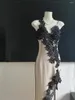 Sukienki swobodne seksowne głębokie v Applique Suspender sukienki kobiety Slimless Split Party Mini Vestidos 2024 Letnie rękawe stroje klubu nocnego
