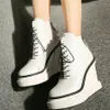 Buty platformowe kobiety koronkowe oryginalne skórę super wysokie obcasy pompki imprezowe żeńskie okrągłe kliny u stóp mody trampki swobodne buty 240103