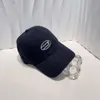 Chapéu de beisebol Desginer Disel Coreano Primavera/Verão Simplificado Diamante D-letter Sunshade Edição Coreana Preto e Branco Vermelho Trendy Duck Tongue Hat para homens e mulheres