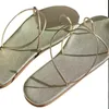Sandały żeńskie buty w sprzedaży 2024 Złoty cienki pasek damski letni moda swobodny płaski płaskie proste wszechstronne slajdy plażowe
