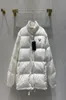 2024 Bayan Down Palto Tasarımcı Küfür Ceketleri Moda Kış Sıcak Parkas Coat Klasik Üçgen Rüzgar Çeker Ceket Kadın Dış Giyim