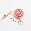 2024 Keeschains Fluffy Fur Pompom Keychain Rose Flower Women Sac Charme Vraies Natural Balles Véritable Pom Pom Chaire F330 S