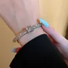 Designer skruv armband armband naglar älskar mode lyxiga smycken vårdare original trendig 18k guld diamant för kvinnor män nagel armband silver smycken armband s7el