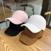 Gorras de bola Gorra de béisbol de poliéster Mujeres Felpa a prueba de viento para hombres Sombrero cálido de ala curvada difusa con ultravioleta