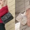 LE 57 Vanlig klaff hobo underarmspåse luxurys designers overlock axel satchel koppling totes väskor kvinnor plånbok mens fyrkantiga lamm hudhandväskor crossbody väska 10a